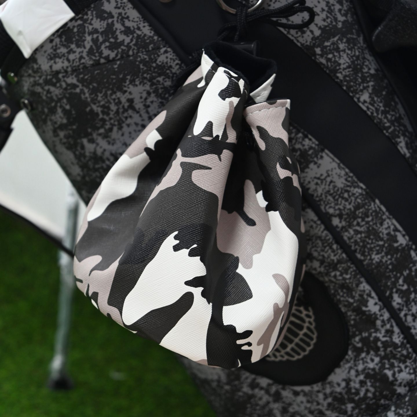 Golf Equipment Drawing - Pochette pour tee de golf, pochette